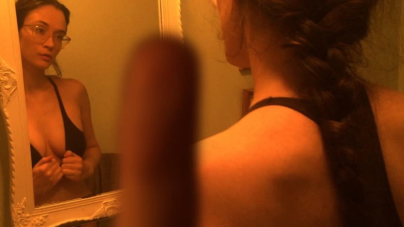 Ngón Tay Vàng - Attack Of The Giant Blurry Finger (2021)