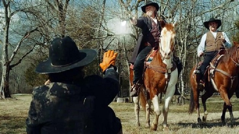 Cuộc Giải Cứu Đẫm Máu - The Desperate Riders (2022)
